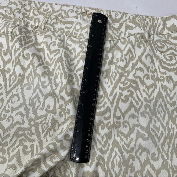 Chicos 3 Pants Crop XL/16 White Tan Print Pockets Front Zip Stretch Casual Work - Picture 10 of 11